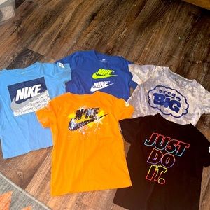 Kids Nike T-shirts (size 5)